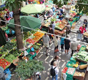 Rundgang durch die Markthalle von Funchal