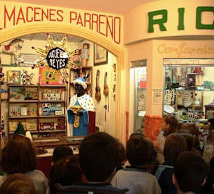 El museo ofrece visitas guiadas a grupos.