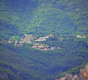 Bergdörfer mit Zoom eingefangen
