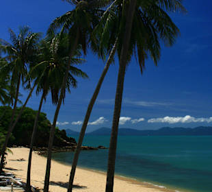 Strand Maenam beim Hotel Pinnacle Samui