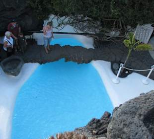 Brücke über den Pool im Jameo