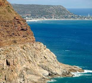 Chapman's Peak mit Kommetjie im Hintergrund
