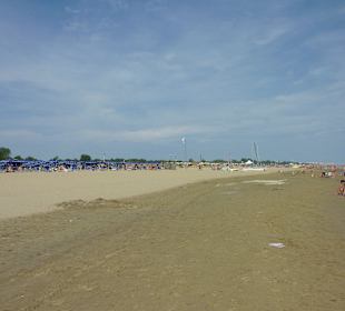 Schöner, breiter, sauberer Strand