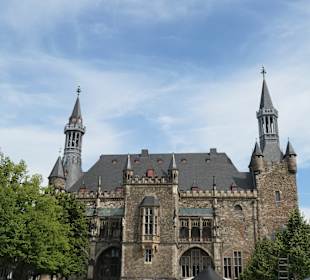 Am Katschhof, zwischen Rathaus und Dom