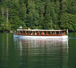 Elektrofahrgastschiff der Schifffahrt Königssee