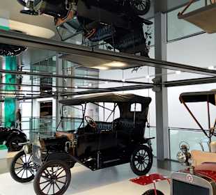 Oldtimer im "Zeithaus" der Autostadt Wolfsburg