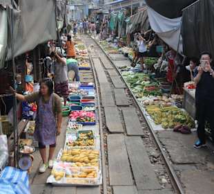 Talad Rom Hoob-Market 