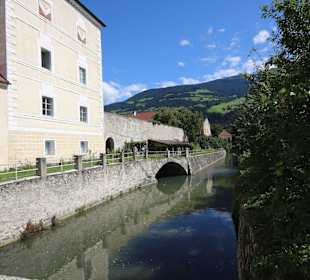 Wassergraben an der Hofburg