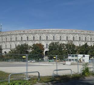 Die unvollendete Kongresshalle beim Dutzendteich