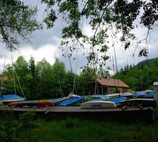 Der Stausee und seine Umgebung