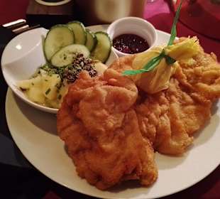 Beim Abendessen im Varieté Wintergarten