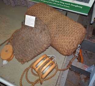 Die Ausstellung im Laderaum der Rickmer Rickmers