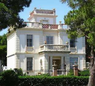 Alte Villen an der Strandpromenade Argelès-Plage