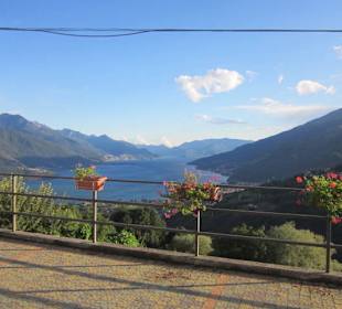 Blick von Peglio auf den Comer See