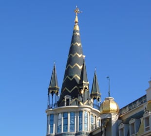 Türmchen am Gebäude der Astronomischen Uhr 