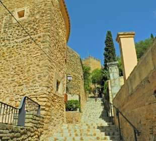 Die Treppen hinauf sind steil