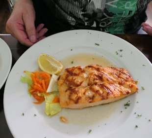 Gegrillter Lachs mit Salzkartoffeln