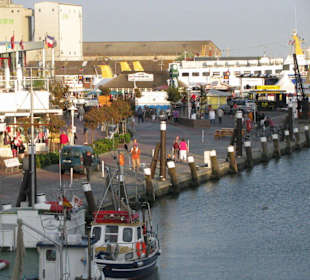 Alter Hafen mit Museumsschiffen