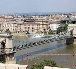 Kettenbrücke gesehen von der Burg aus