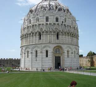 Turm neben der Kathedrale von Pisa