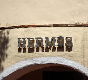 Rundgang durch die Einkaufspassage Piazetta