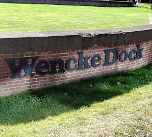 Die Dock-Mauer der Wencke-Werft
