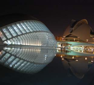 Wunderbare Archeitecktur eingebunden in der Natur