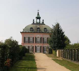 В парке замка