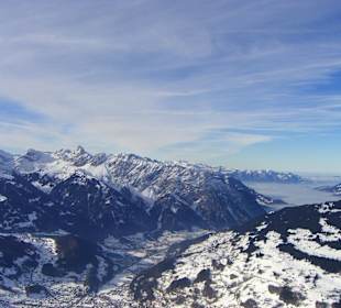 Blick vom Hochjoch. Im Nebelmeer das Rheintal