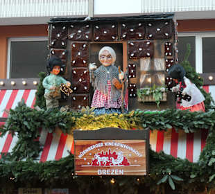 Am Weihnachtsmarkt „Nürnberger Kinderweihnacht“