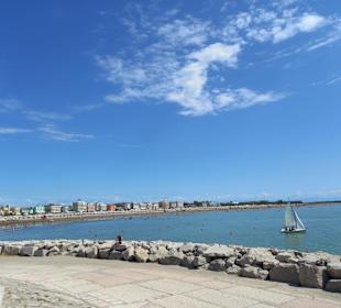 Strandpromenade Lungomare Petronia