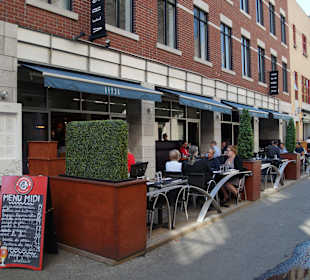 Außenbereich Restaurant Versa