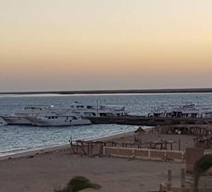 Sonnen aufgang über der Marina vom Balkon aus