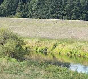 Deich an beiden Flussseiten begehbar