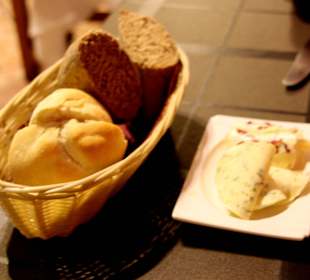Brot und zweierlei Butter