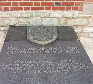 Ratusz Sandomierski, pamiątkowa płyta