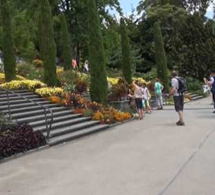 Italienische Blumen-Wassertreppe