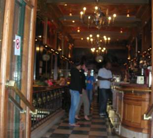 Interior del Café Brasileira