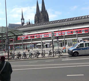Obelisk des Tutanchamun von Rita McBride