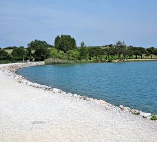 Ufer am Lac de Villeneuve-de-la-Raho