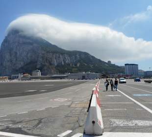 Wolkenmütze oder Rauchzeichen?