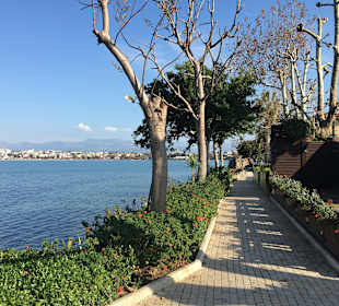 Strandpromenade Side