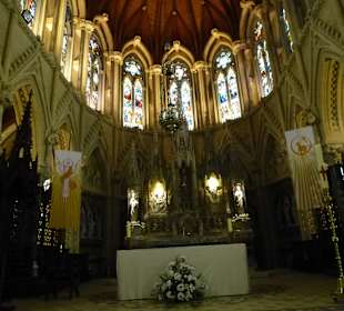 Innen in der Kirche von Cobh