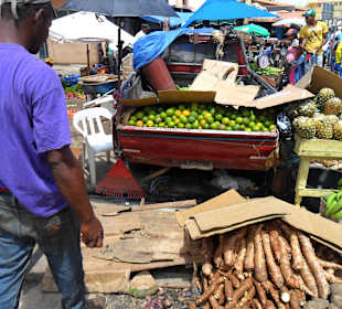 Auf dem Wochenmarkt in Higuey