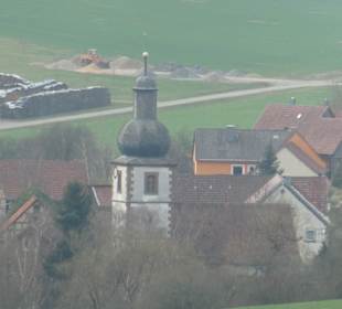Blick zur evangelischen Kirche von Volkershausen