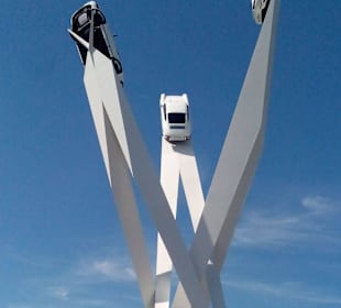 Porscheskulptur Gerry Judah in Stuttgart