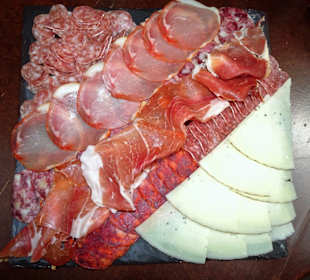 Apero-Platte im Restaurant La Treille