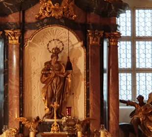 Die Madonna mit geschlossenen Augen
