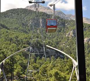Auffahrt zum Olympos Teleferik