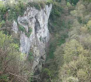 Schlucht unterhalb des Kastells